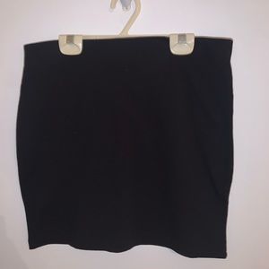 [10]👗NWOT - H&M black skirt